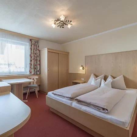 Bergfrieden 오베르구르글