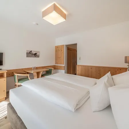 Bergfrieden 게스트하우스 3*