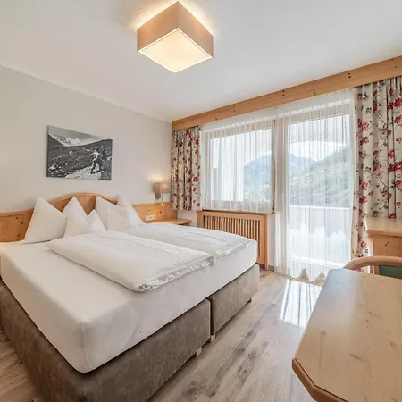 Bergfrieden 3* 오베르구르글