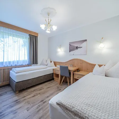 Bergfrieden 3* 오베르구르글