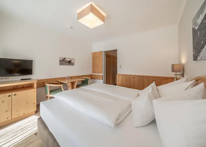 Bergfrieden Pensionat 3*