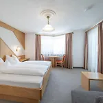 Πανσιόν Bergfrieden 3*